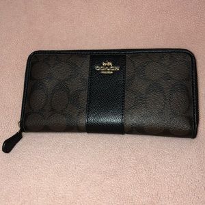 Coach Accordian Zip Wallet - Black and Brown